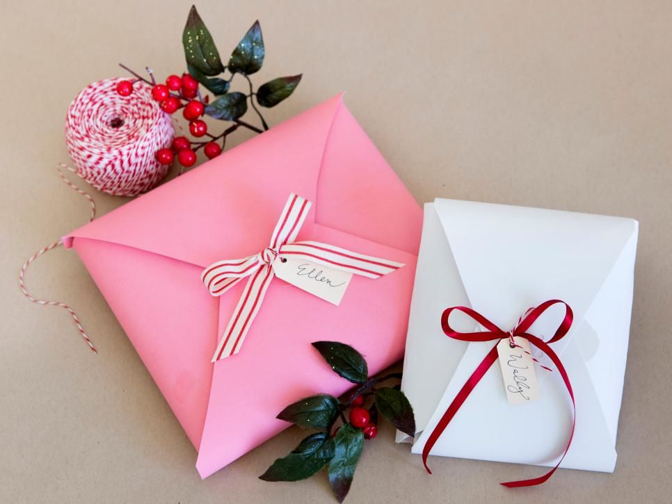 Как красиво упаковать подарок своими руками: 20 простых идей